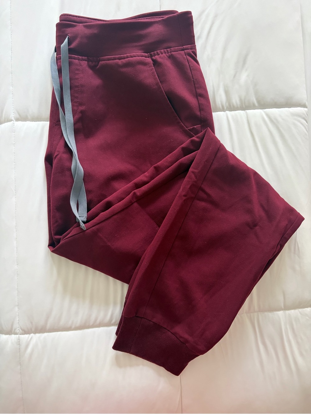 Figs Zamora Jogger Scrub Pants - Burgundy